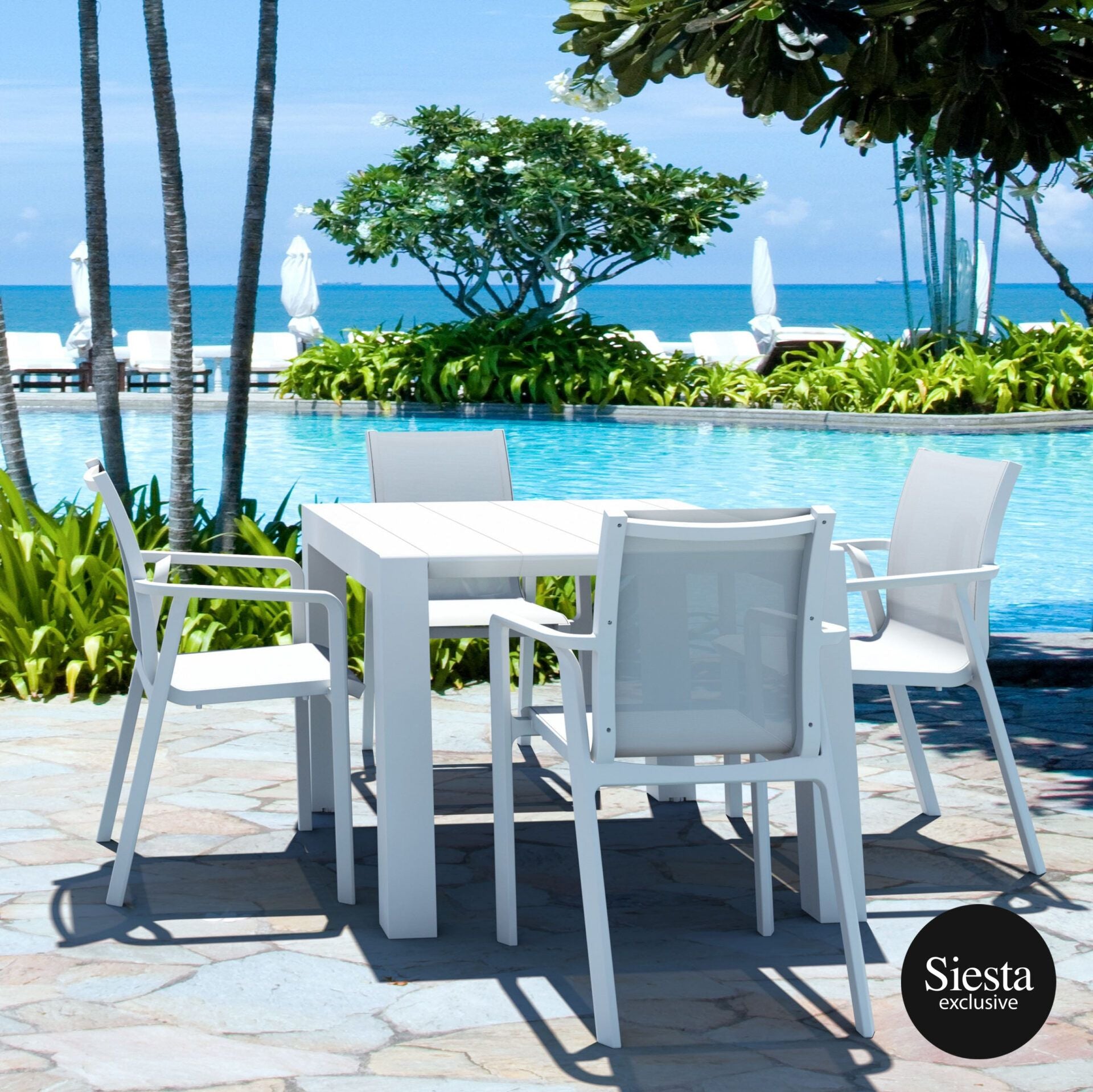 912_pacific_armchair_vegas_table_100.jpg
